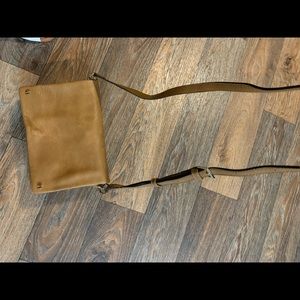 Adorable leather crossbody tan bag!